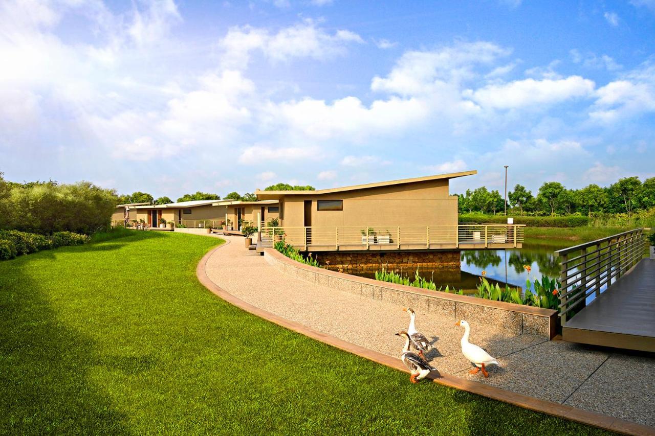 Life At Repose- Lake Villas Resort & Club Chor Warodra Εξωτερικό φωτογραφία