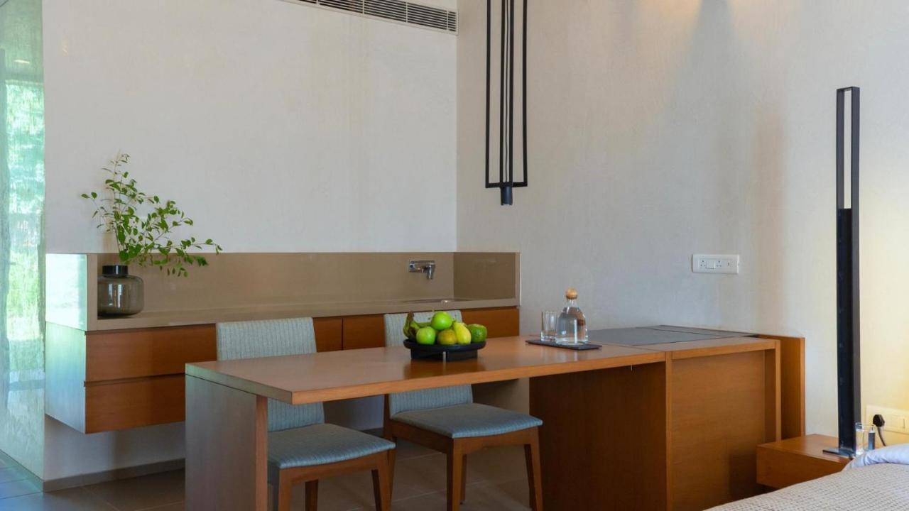 Life At Repose- Lake Villas Resort & Club Chor Warodra Εξωτερικό φωτογραφία